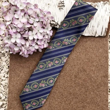 Trachten-Krawatte für Herren in dunkelblau mit Rosenranken